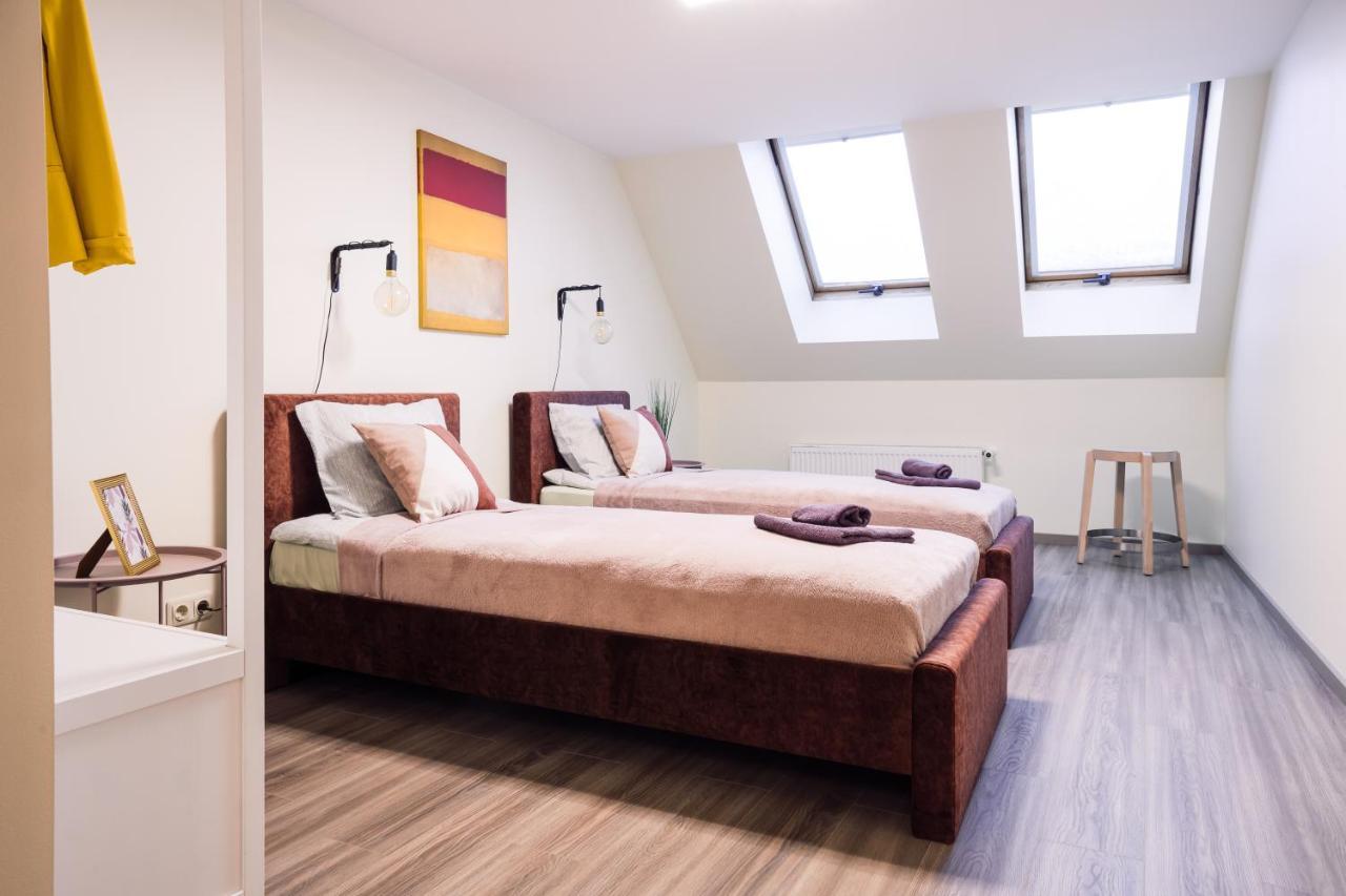 Rothko Apartment/8 Guests/4Bedrooms/Riga Old Town Экстерьер фото