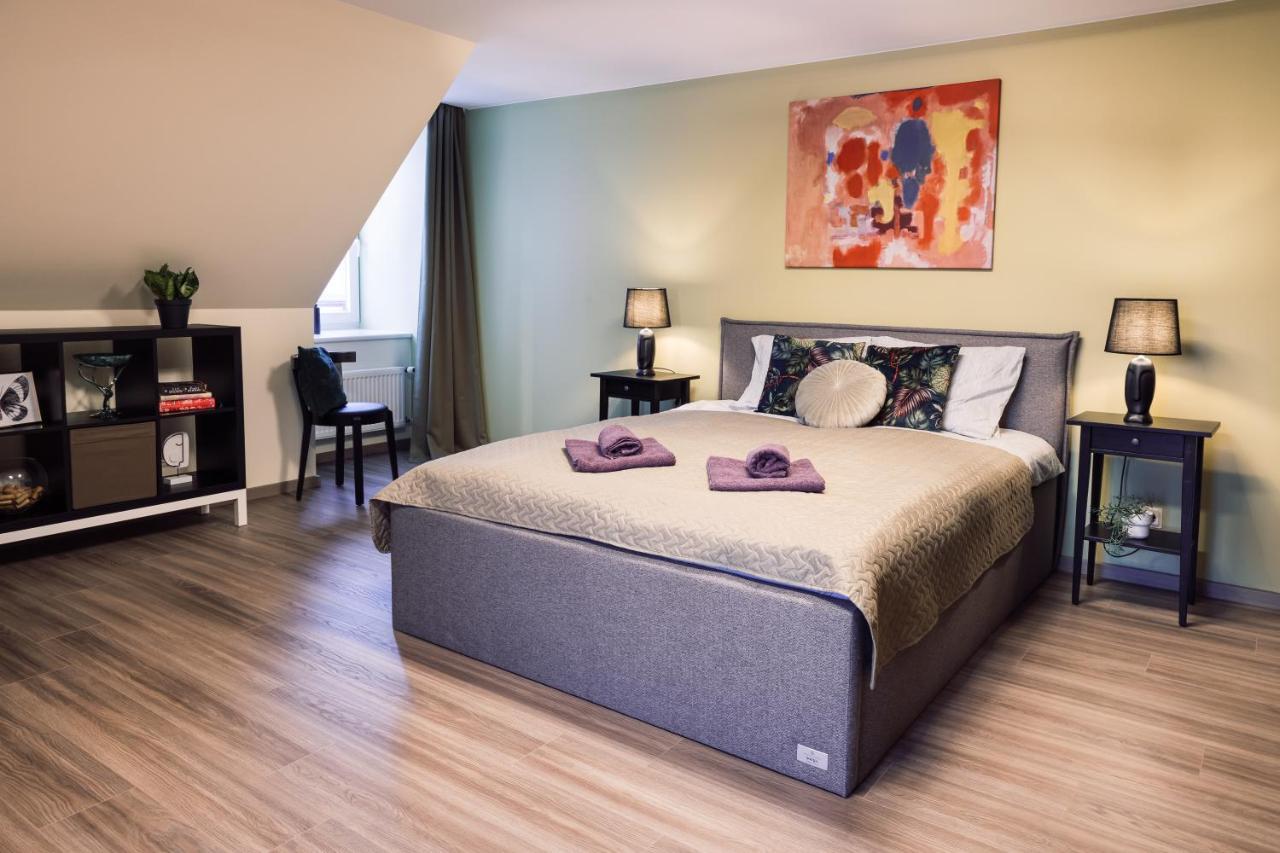 Rothko Apartment/8 Guests/4Bedrooms/Riga Old Town Экстерьер фото