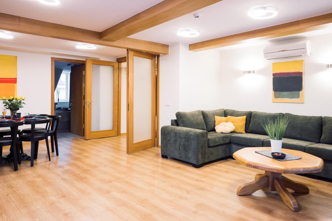 Rothko Apartment/8 Guests/4Bedrooms/Riga Old Town Экстерьер фото