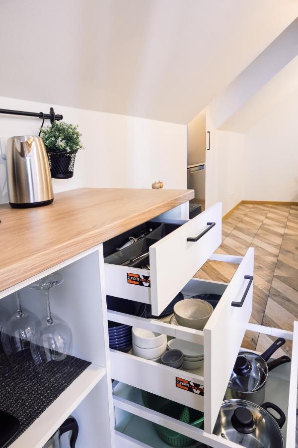 Rothko Apartment/8 Guests/4Bedrooms/Riga Old Town Экстерьер фото