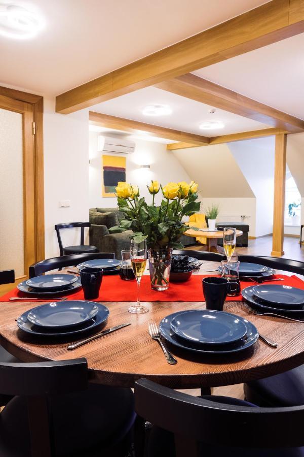 Rothko Apartment/8 Guests/4Bedrooms/Riga Old Town Экстерьер фото