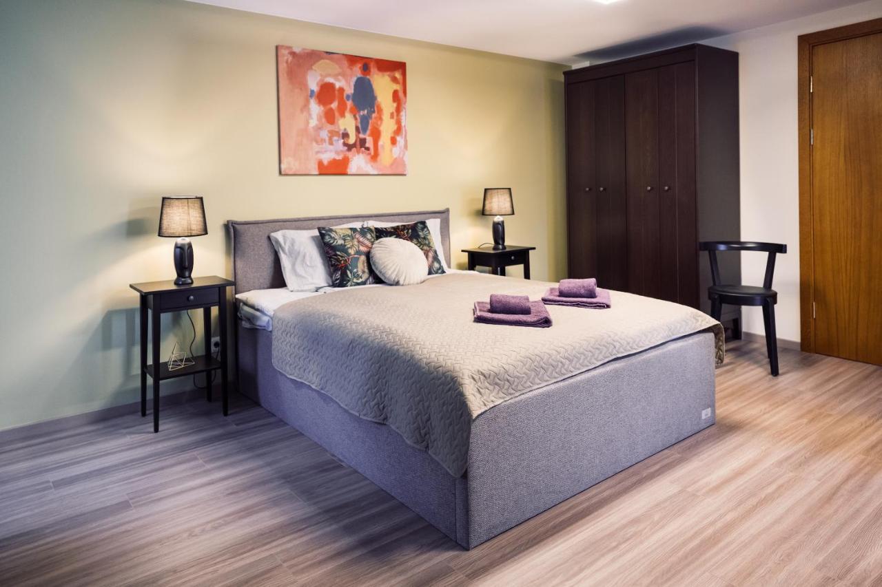 Rothko Apartment/8 Guests/4Bedrooms/Riga Old Town Экстерьер фото