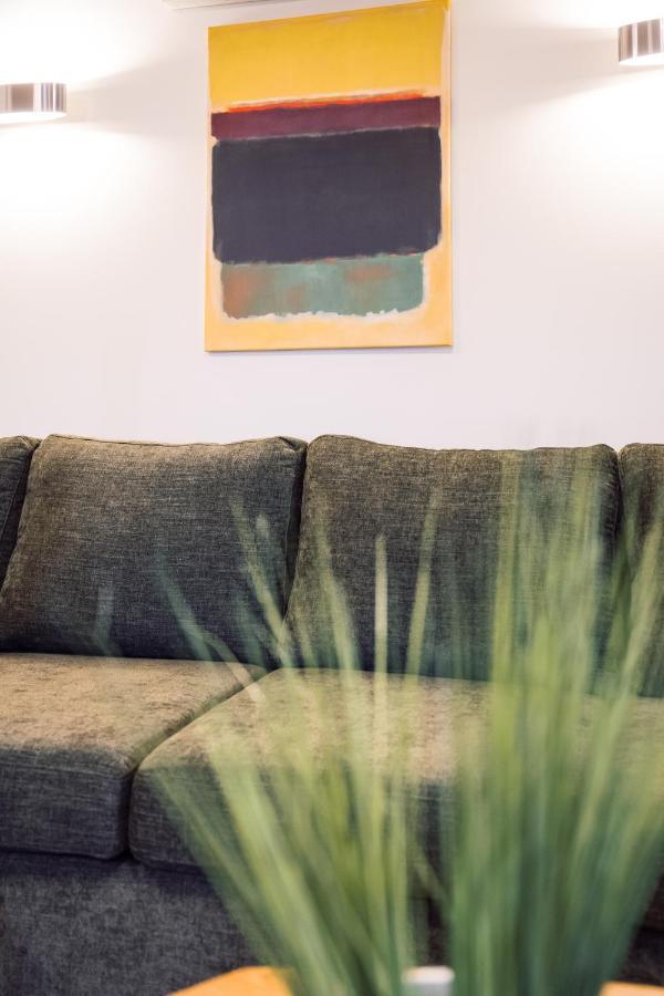 Rothko Apartment/8 Guests/4Bedrooms/Riga Old Town Экстерьер фото