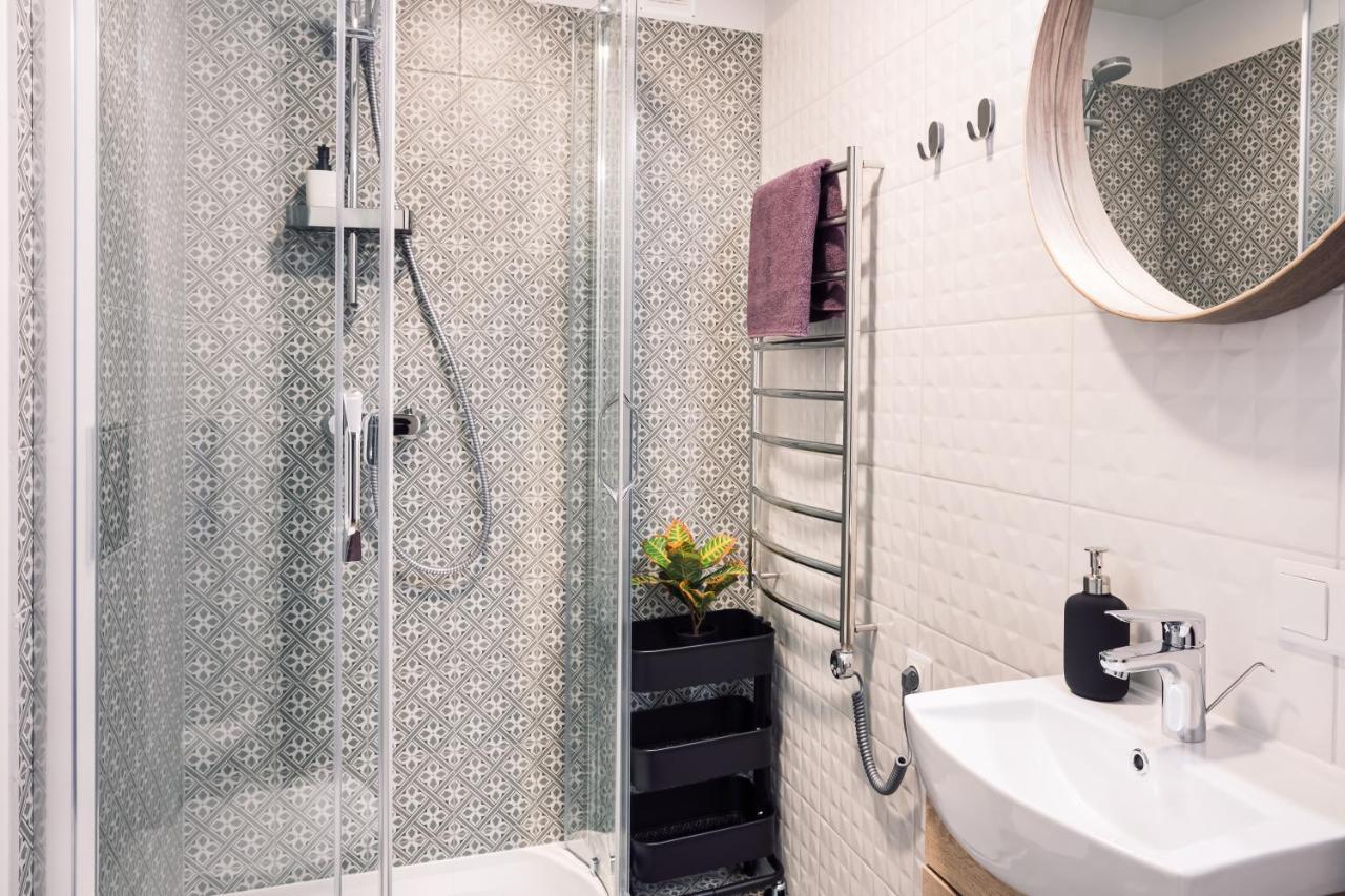 Rothko Apartment/8 Guests/4Bedrooms/Riga Old Town Экстерьер фото