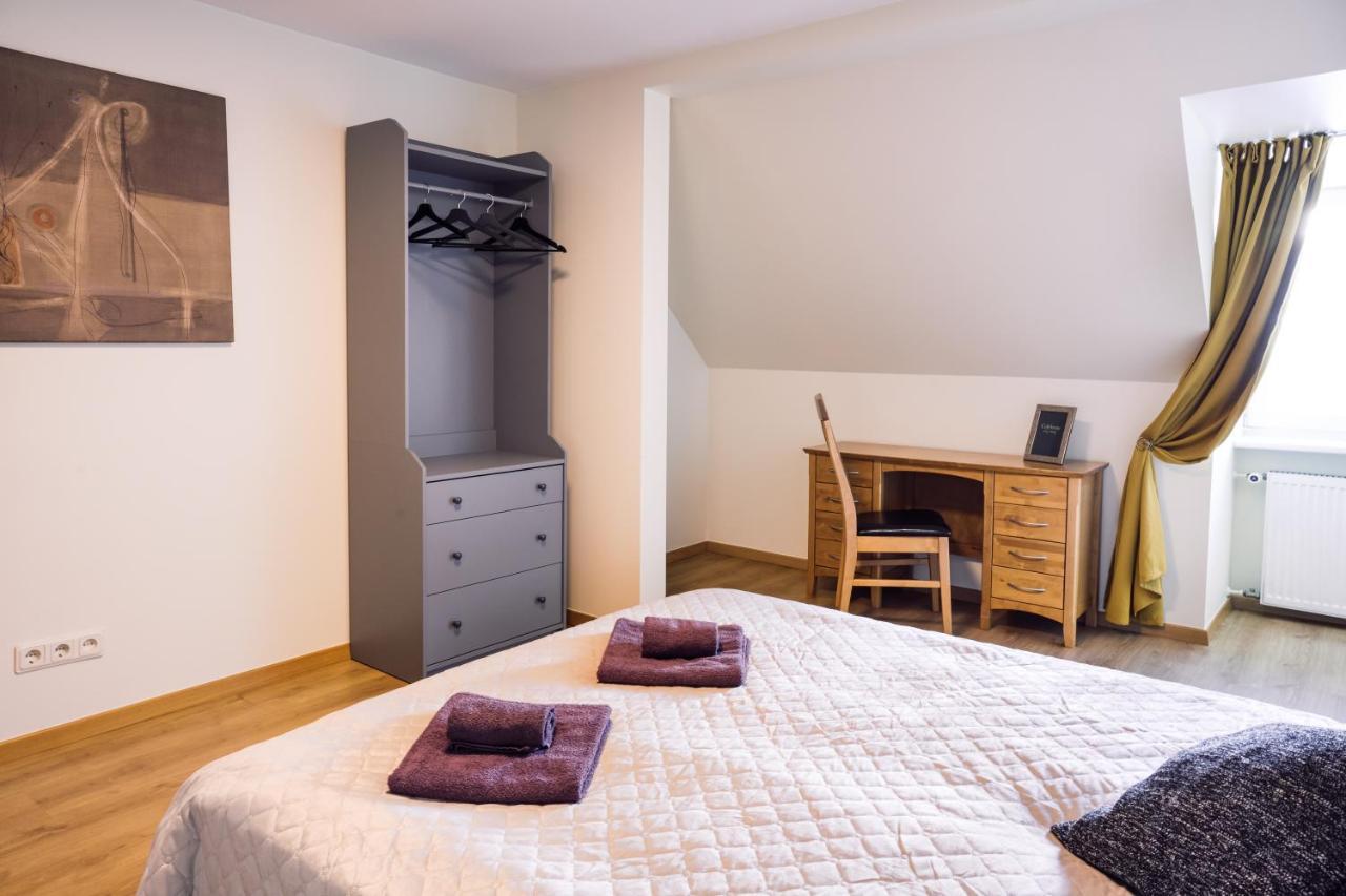 Rothko Apartment/8 Guests/4Bedrooms/Riga Old Town Экстерьер фото