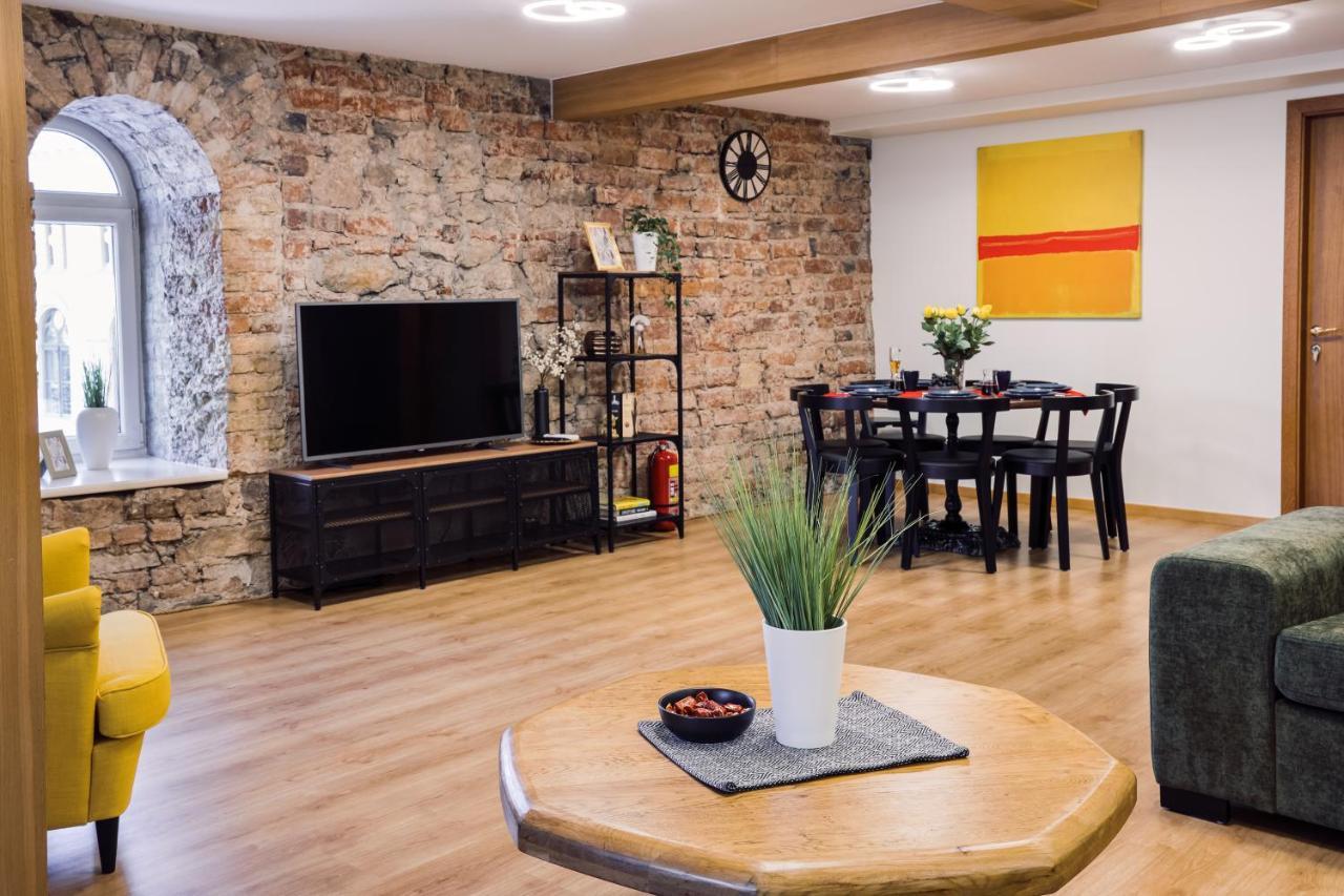 Rothko Apartment/8 Guests/4Bedrooms/Riga Old Town Экстерьер фото