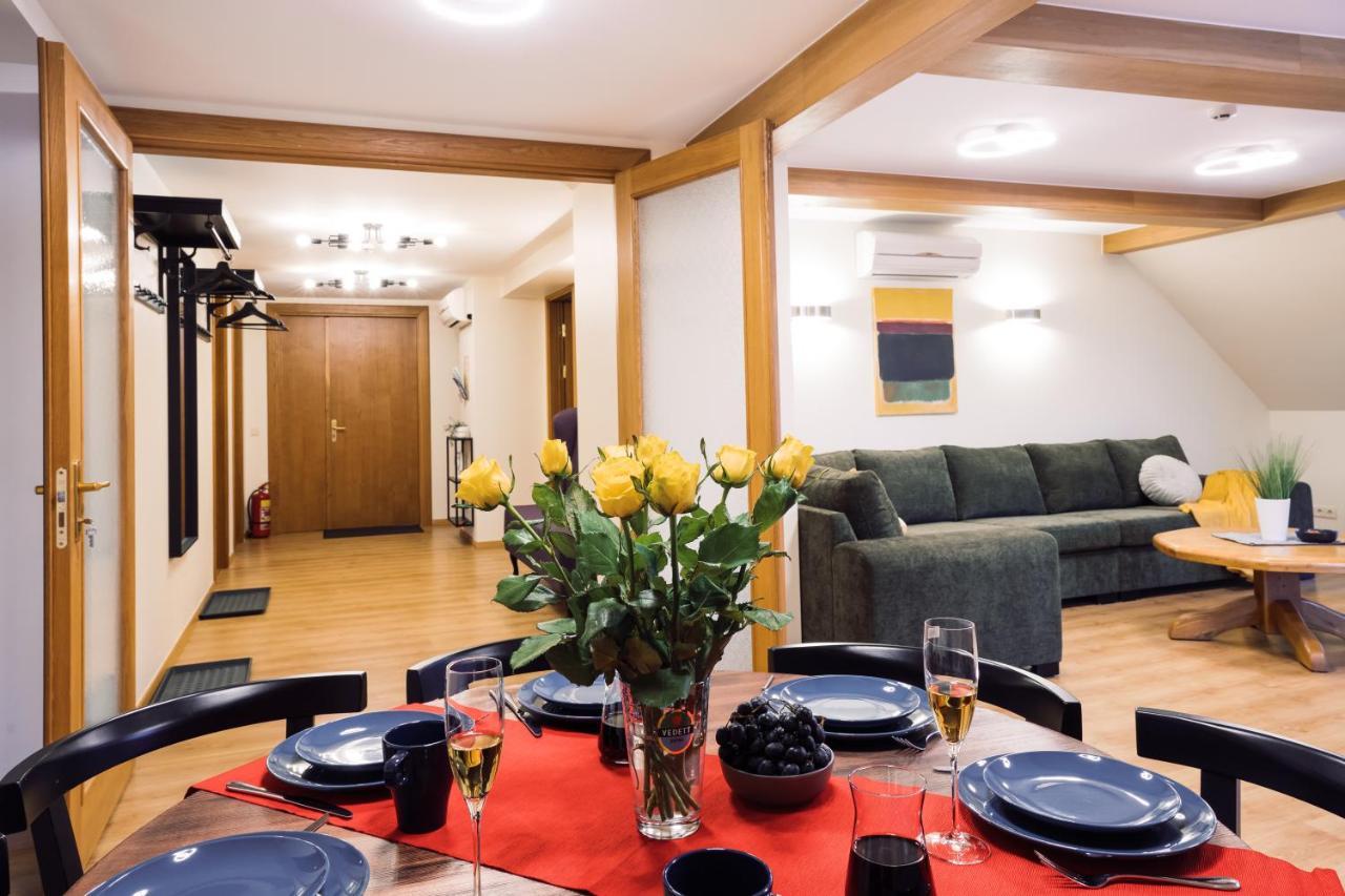 Rothko Apartment/8 Guests/4Bedrooms/Riga Old Town Экстерьер фото